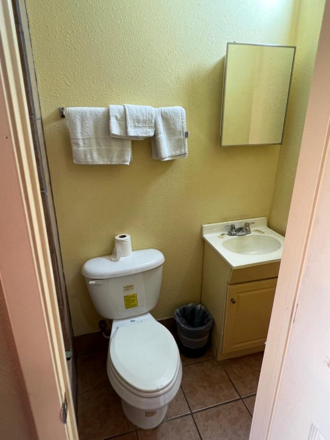 Economy Inn Одесса Экстерьер фото